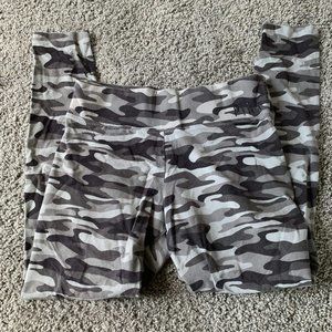 Victoria's Secret Pink - Camo Leggings